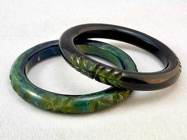 BB35 blue moon tube Bakelite Bangles